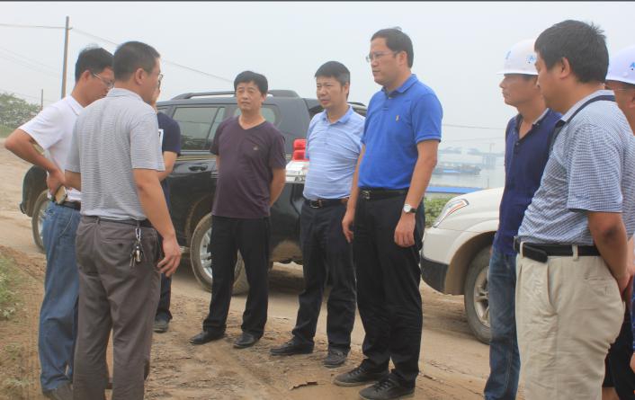 ³ÂÏèÏØ³¤Ò»Ðи°¸Ó½¶«°¶·ÀºéµÌÄÏÑÓ¹¤³ÌÊÓ²ì