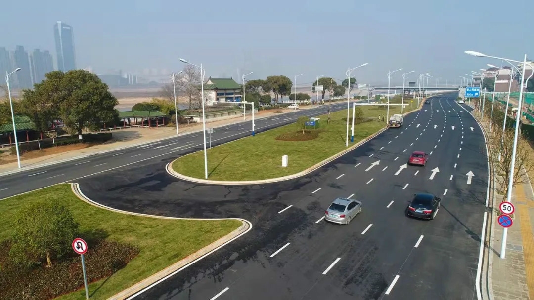 �����³��ˣ���������������ͨ��ʱ����������������֮���� �ؽ��б��������ˢ�£�һ�ڣ���������ͨ�������������